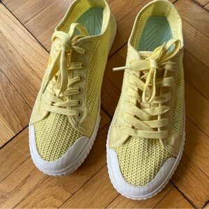 Cute Tretorn yellow mesh sneakers women’s size 7.5